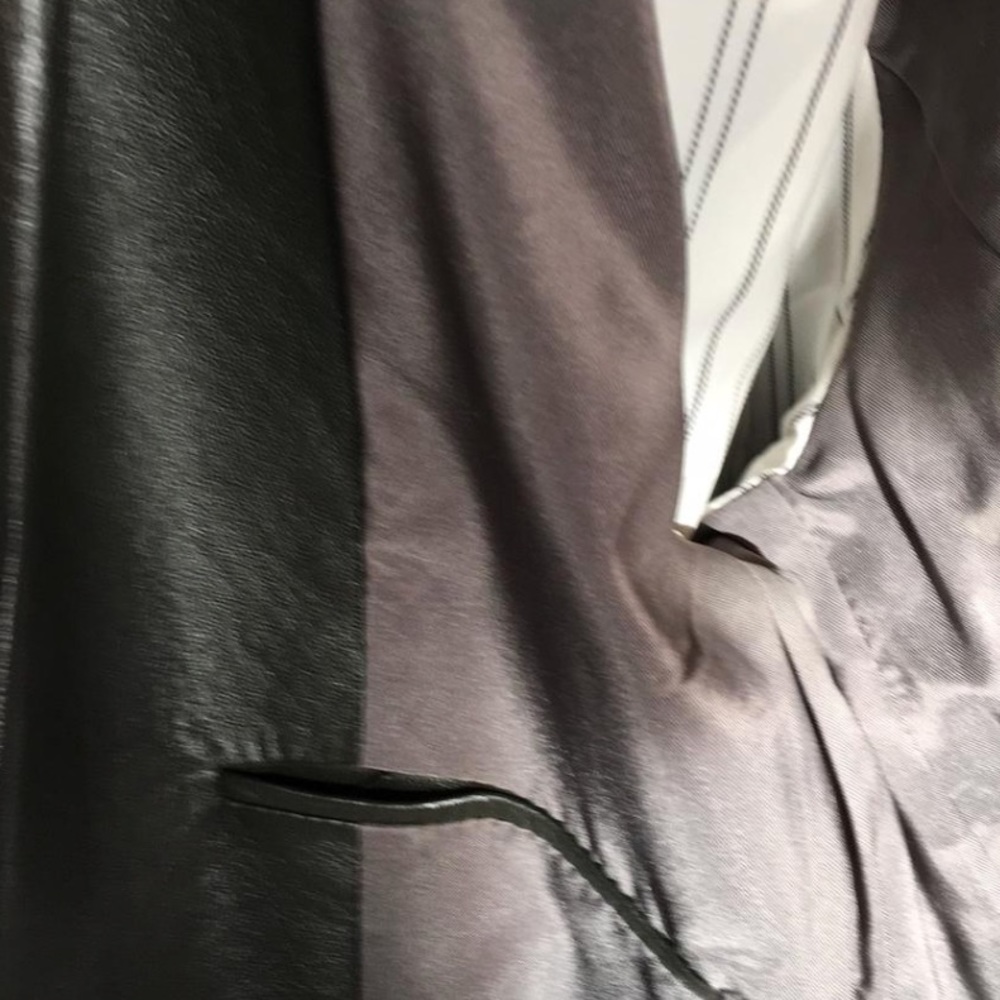 ‼️SOLD‼️ Theory Leather Blazer - Picture 7 of 7